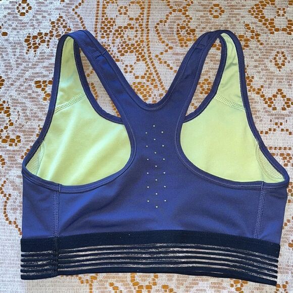 EUC NIKE SMALL DRI-FIT SPORTS BRA - Picture 2 of 4